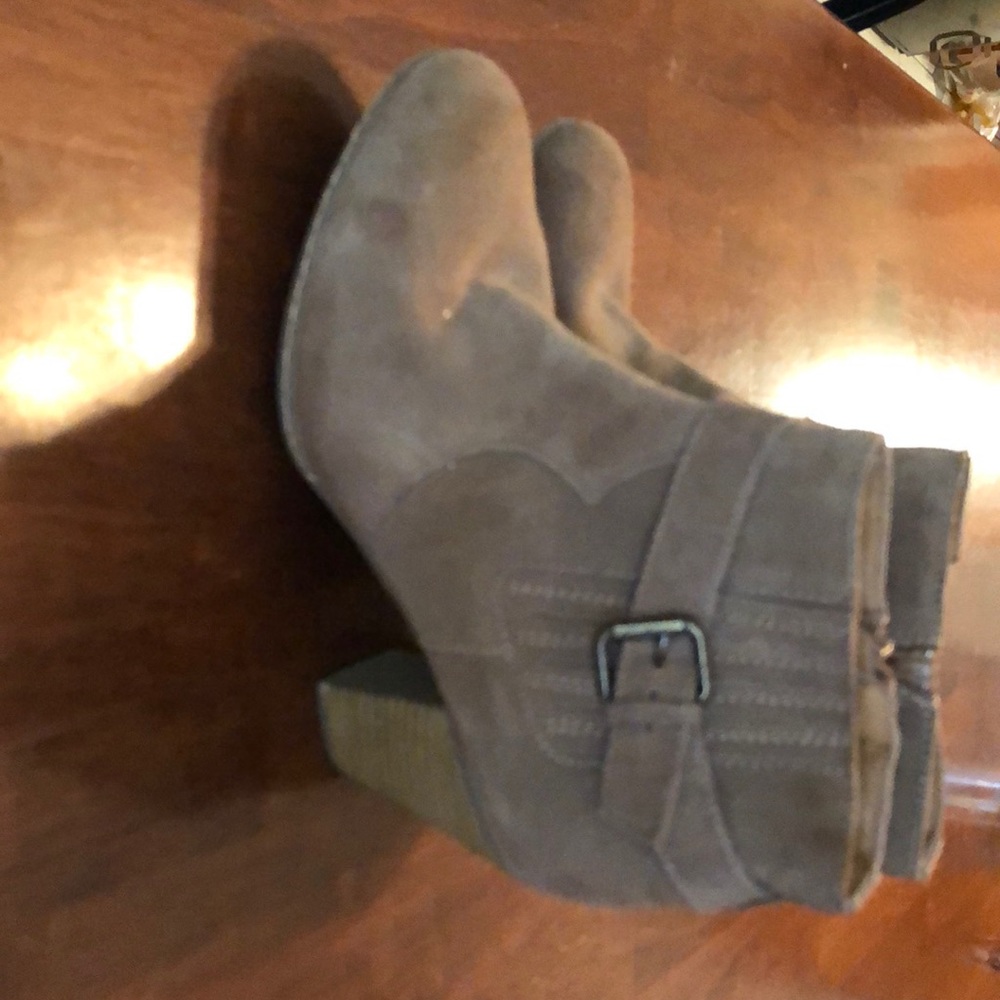 G.H.  Bass & Co. taupe suede booties